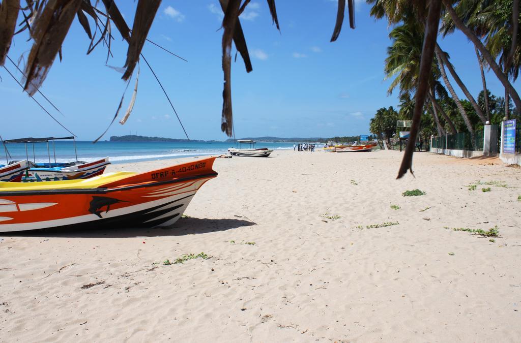 Alass Ga For Pets Lovers Trincomalee Exterior foto