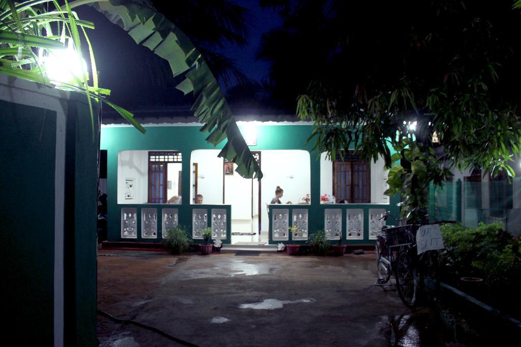Alass Ga For Pets Lovers Trincomalee Exterior foto